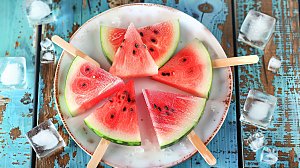 多汁果汁水果新鲜健康红色西瓜美味夏季