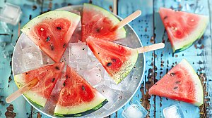 果汁夏季美味新鲜健康红色水果多汁西瓜