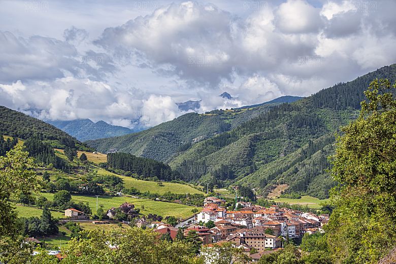 欧洲乡村旅游自然风景农村封面欧洲乡村