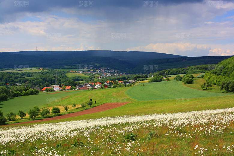欧洲乡村旅游自然风景农村封面欧洲乡村
