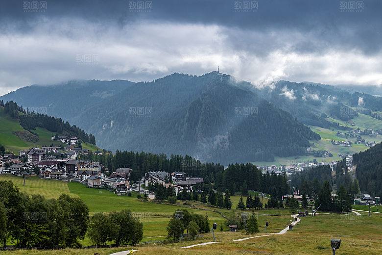 欧洲乡村旅游自然风景农村封面欧洲乡村