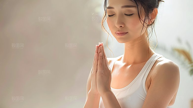 女性锻炼青春瑜伽跑步年轻运动美女健身活力