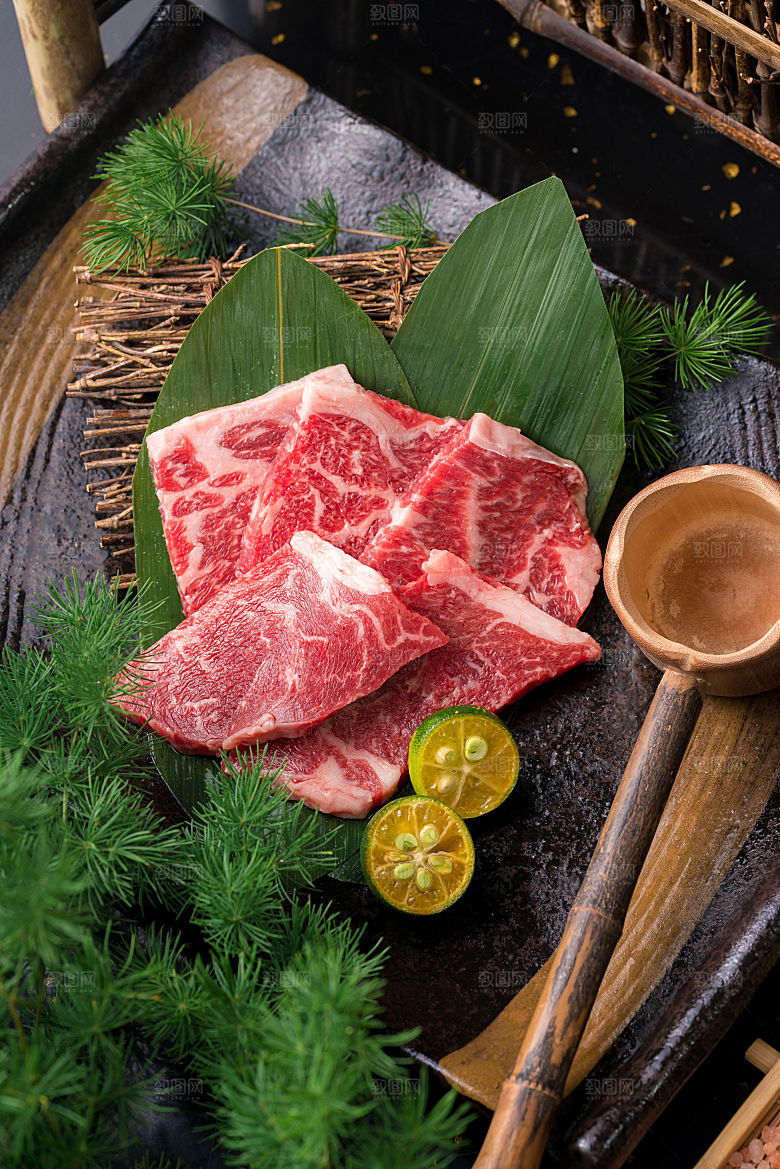 牛肉烤肉菜品摆盘摄影