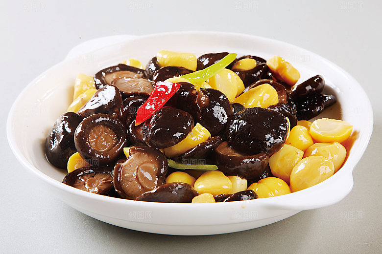 板栗烧香菇美食高清摄影图