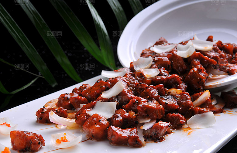 百合雪花牛肉粒美食高清摄影图