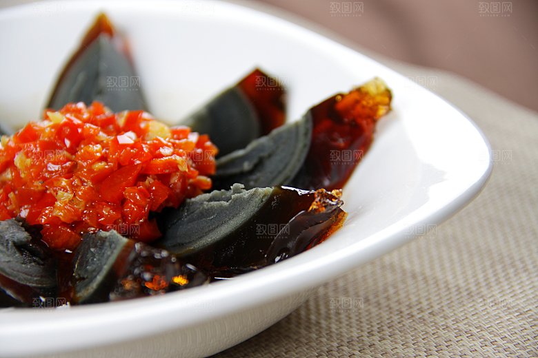 凉拌皮蛋美食高清摄影图
