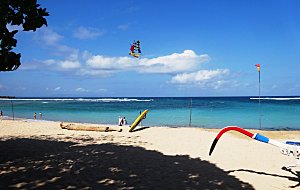 高清海景海滩沙滩海边大海蓝色海岸印尼图片