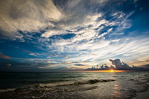 高清海景海滩沙滩海边大海蓝色海洋海岸素材