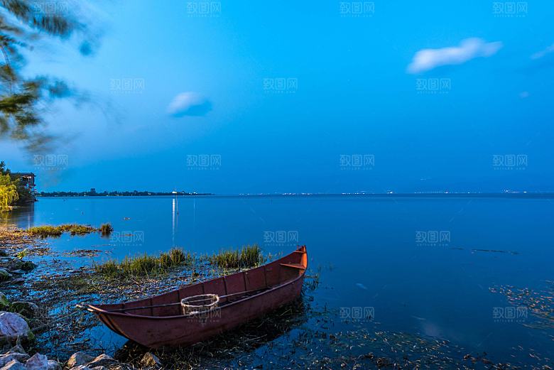 云南大理洱海夜景