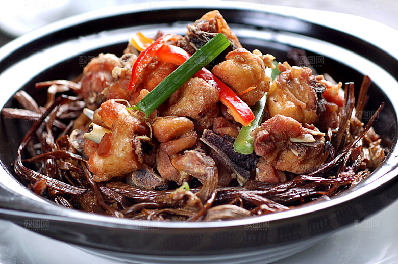 热-煲仔茶菇鸡高清图片设计素材