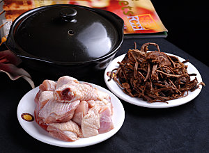 热-茶树菇土鸡煲高清图片设计素材