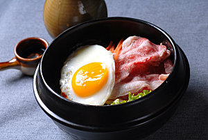 主食-肥牛石锅拌饭高清图片设计素材