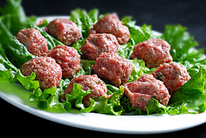 荤菜类-香菜牛肉丸高清图片设计素材