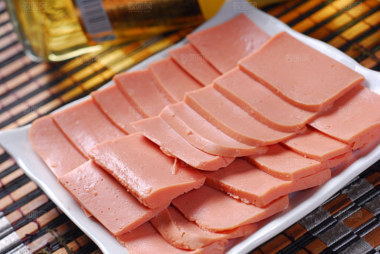 特色汤煮食品火腿肠高清图片设计素材