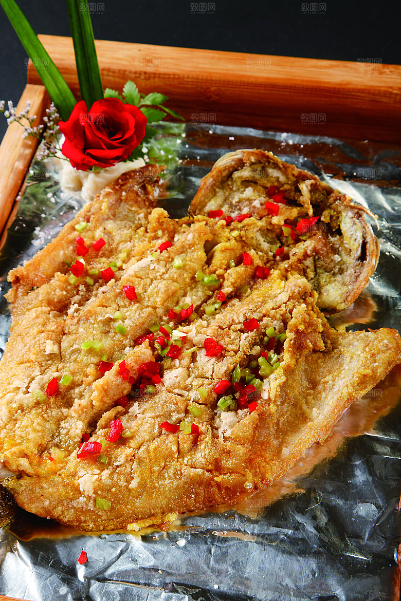 蒜香烤鲈鱼餐饮高清图片素材