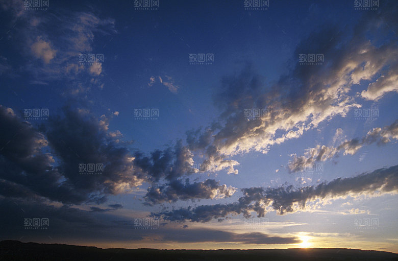 夕阳晚霞落日黄昏天空云海海边