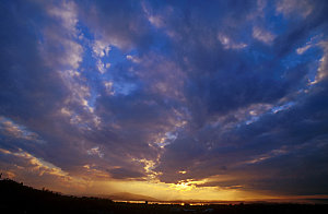 夕阳晚霞落日黄昏天空云海海边