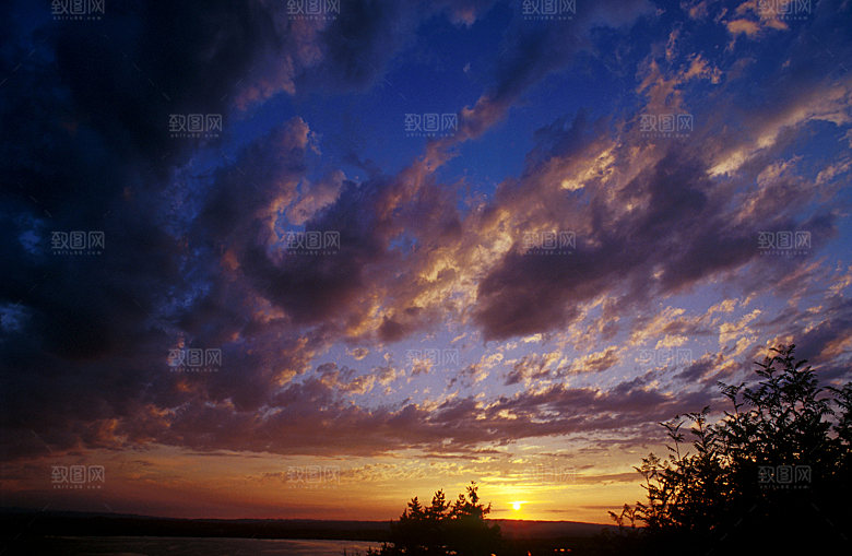 夕阳晚霞落日黄昏天空云海海边
