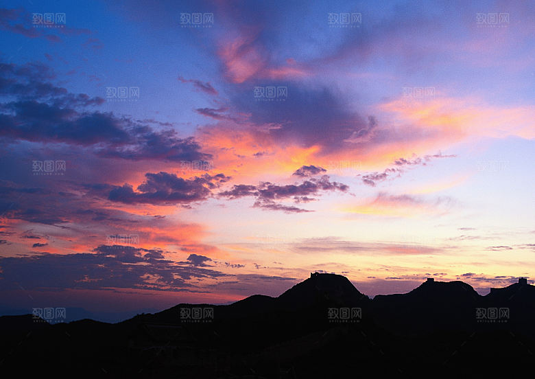 傍晚天空云层云朵云海黄昏晚霞夕阳