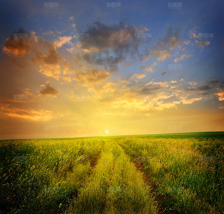 黄昏傍晚晚霞夕阳天空