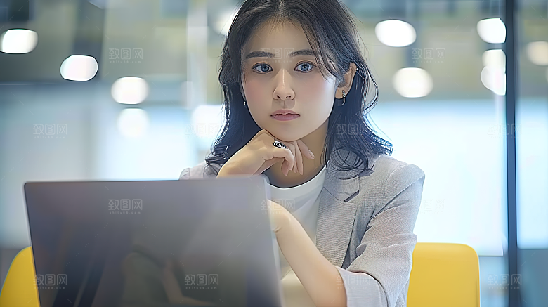 女性年轻美女工作白领办公