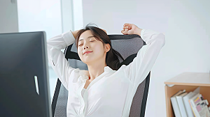 白领办公女性美女年轻工作