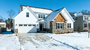 现代住宅雪景外观