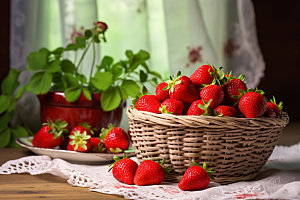 草莓水果果篮摄影图
