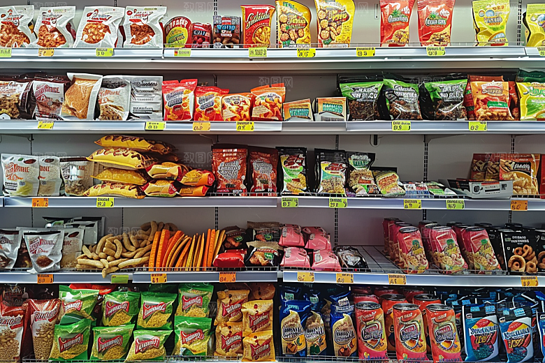 超市货架食品商品摄影图