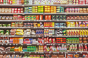 超市货架生活场景摄影图