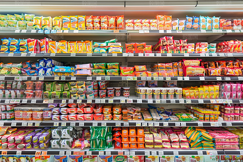 超市货架食品场景摄影图