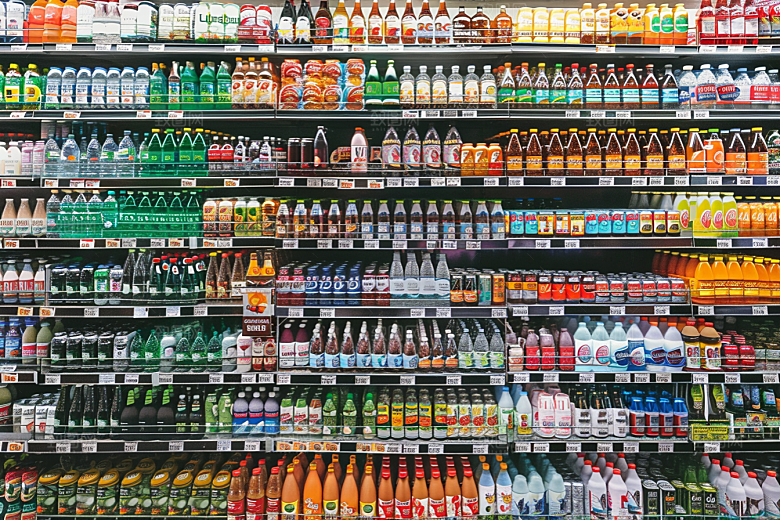 超市货架食品生鲜摄影图