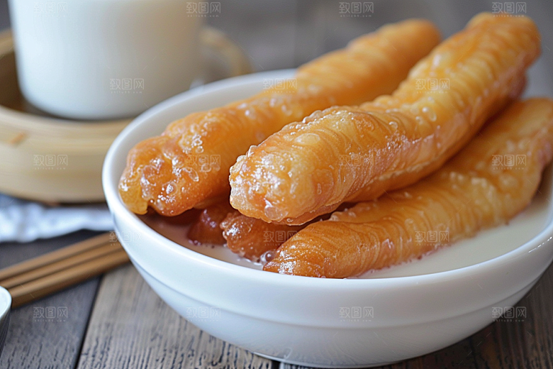 豆浆豆奶饮品玻璃瓶摄影图