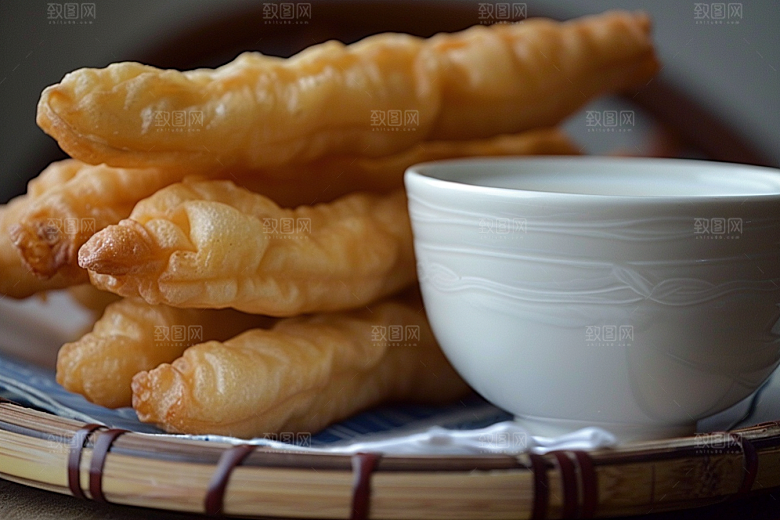 豆浆豆奶奶瓶饮品摄影图
