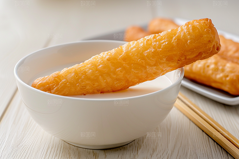 豆浆豆奶玻璃瓶牛奶摄影图