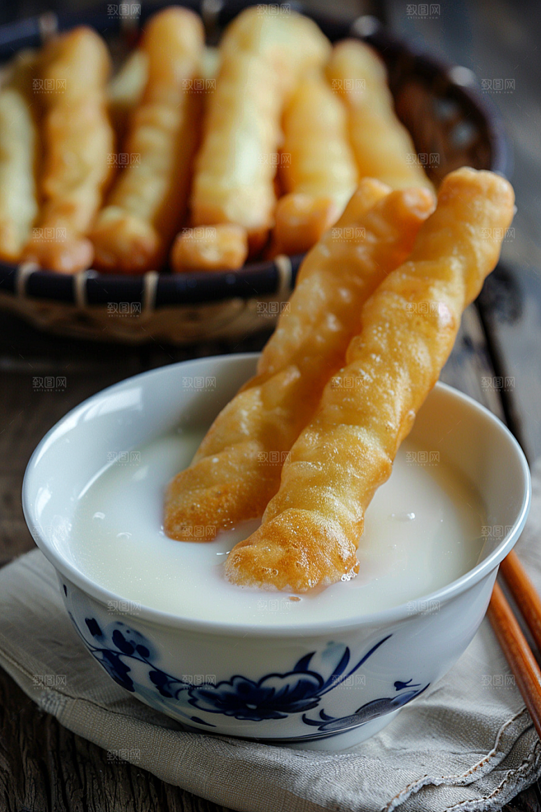 豆浆豆奶能量餐玻璃瓶摄影图