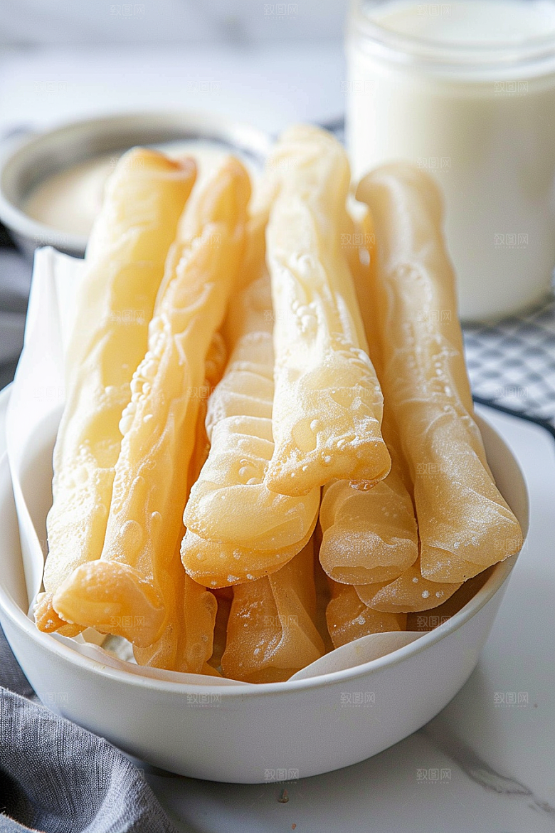 早餐小吃豆浆油条摄影图