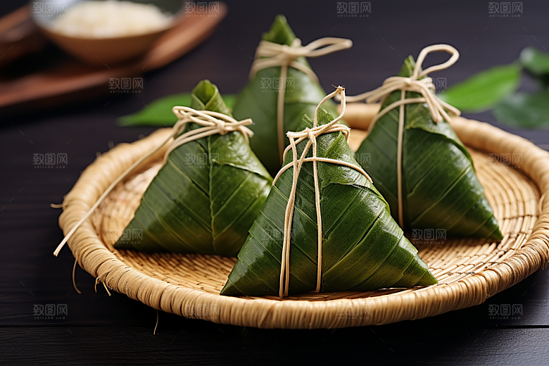 粽子传统美食粽叶摄影图