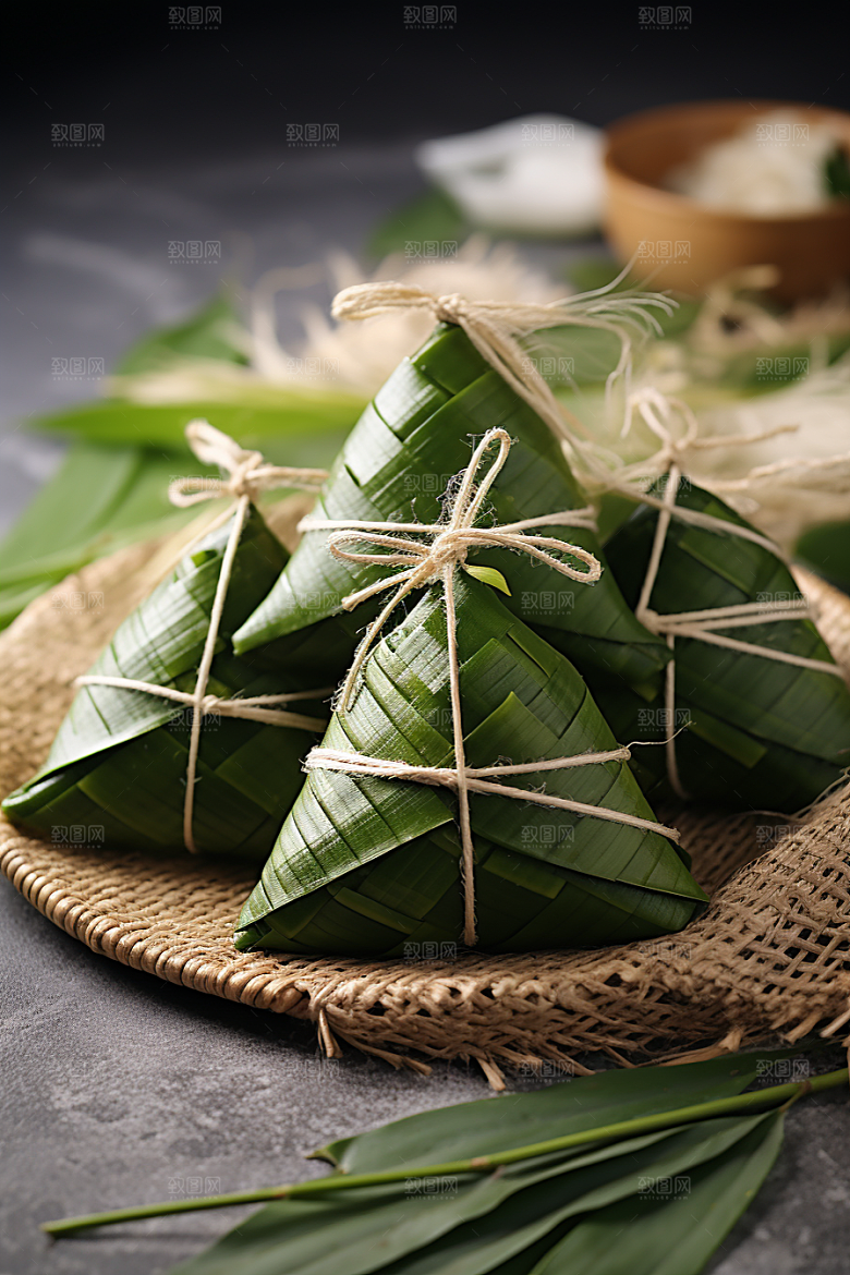 粽子传统美食包粽子摄影图