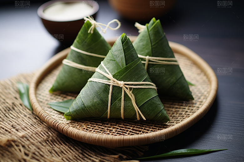 粽子传统美食粽叶摄影图