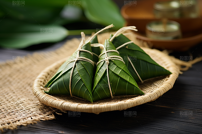 粽子包粽子传统美食摄影图