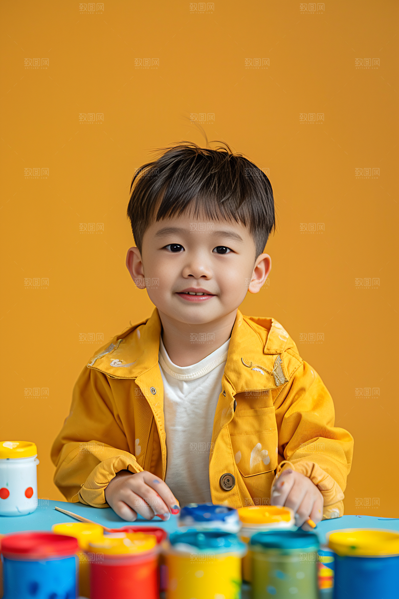 儿童绘画画板课程摄影图
