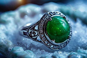 玉石珠宝绿色通透素材
