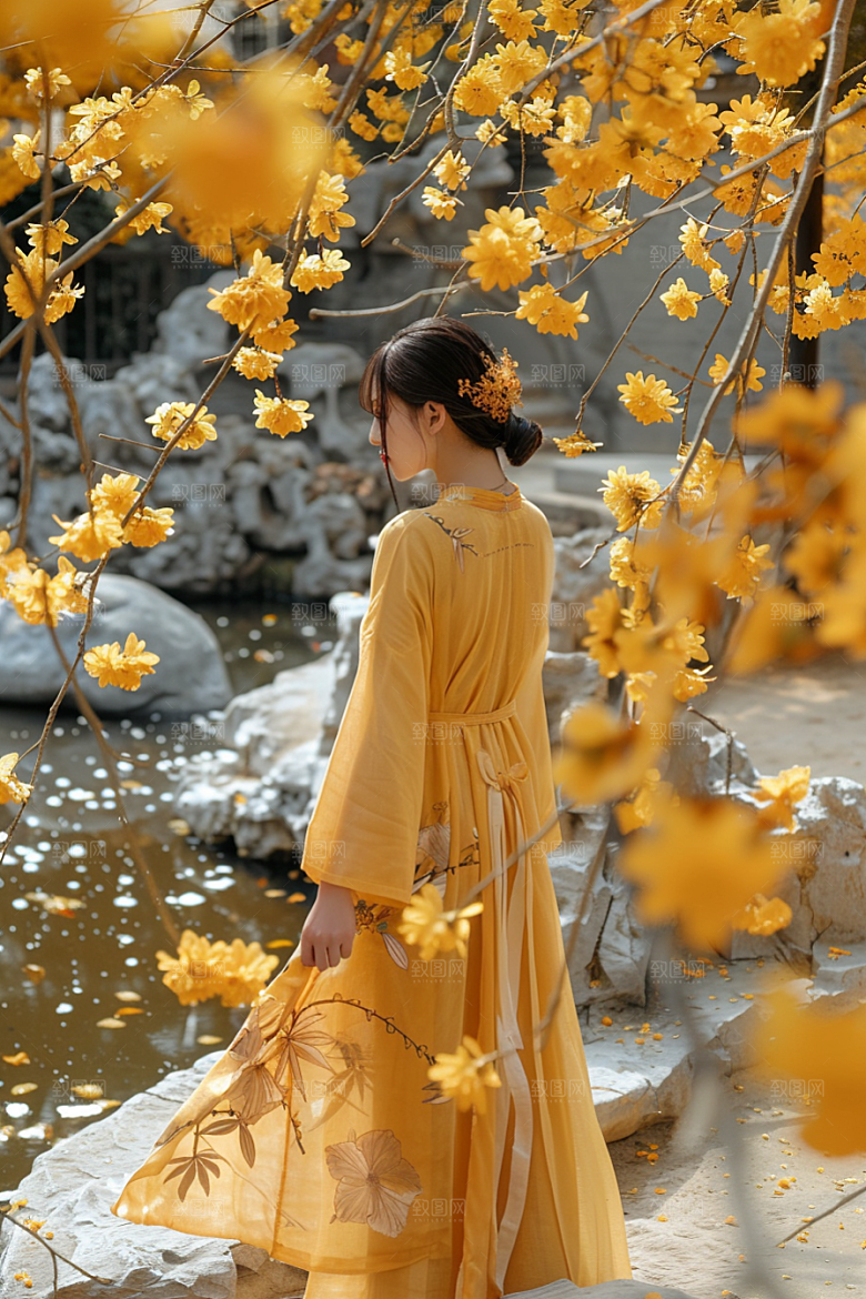 花卉汉服人物花丛浪漫摄影图