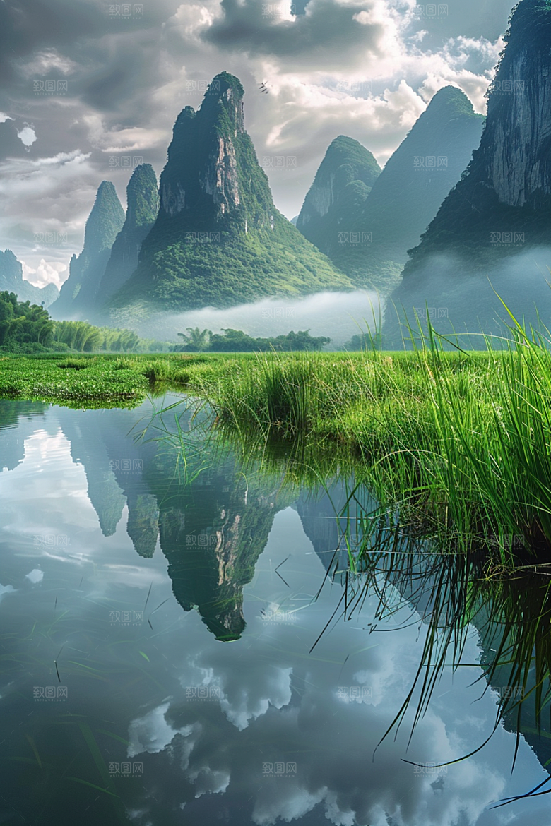 桂林山水旅游喀斯特地貌摄影图