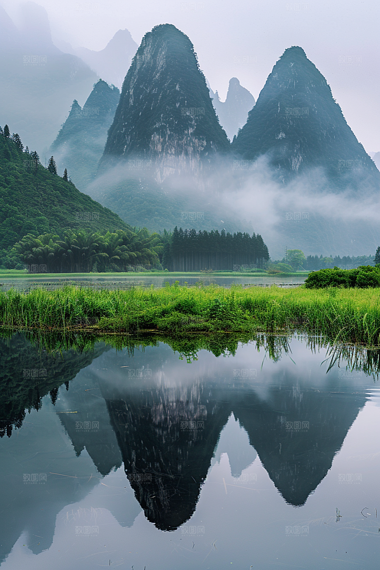 桂林山水阳朔漓江摄影图