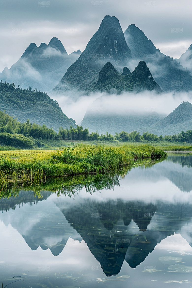 桂林山水喀斯特地貌唯美摄影图