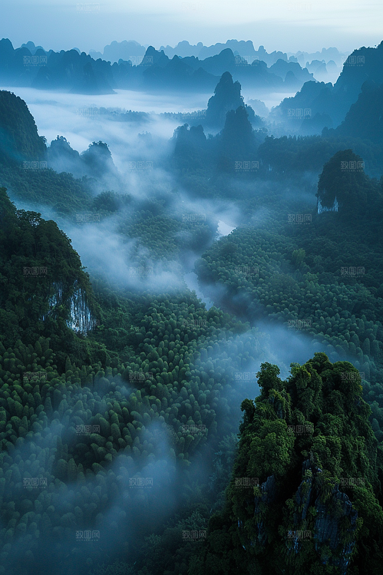 桂林山水高清喀斯特地貌摄影图