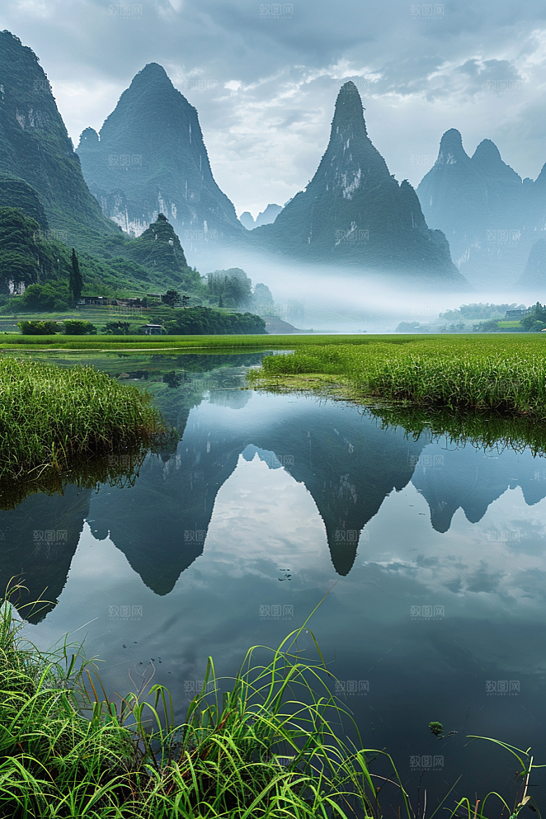 桂林山水喀斯特地貌大气摄影图