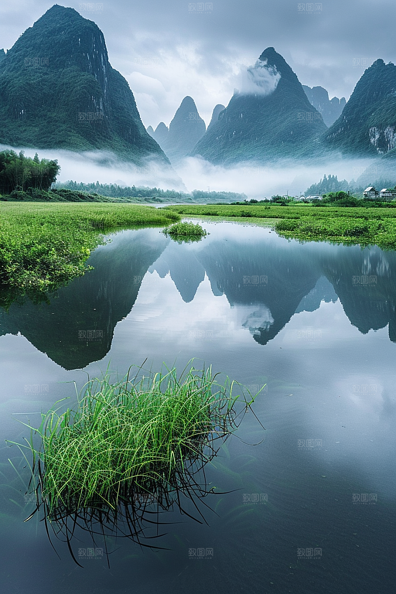 桂林山水唯美喀斯特地貌摄影图